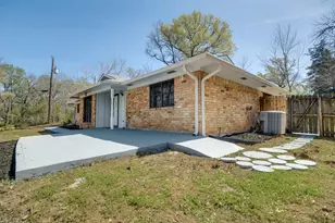 1112 Swanson Dr, Palestine, TX 75801 - Photo 35