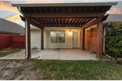 915 Seider Lane, Grand Prairie, TX 75052 - Photo 13