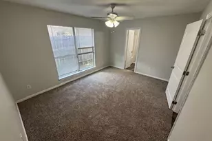 136 Cliff Height Cir, Dallas, TX 75241 - Photo 11