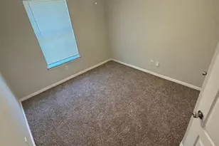 136 Cliff Height Cir, Dallas, TX 75241 - Photo 5