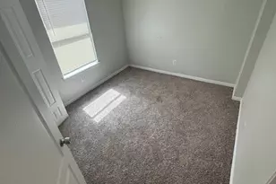 136 Cliff Height Cir, Dallas, TX 75241 - Photo 9