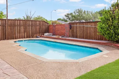 8204 Tavaros Drive, Plano, TX 75024 - Photo 9