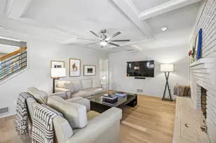 9933 Vistadale Dr, Dallas, TX 75238 - Photo 13