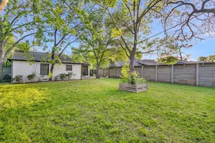 6514 Kenwell St, Dallas, TX 75209 - Photo 35