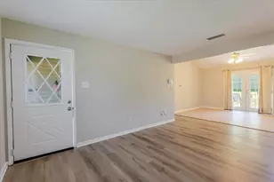 711 Shelmar Dr, Euless, TX 76039 - Photo 3