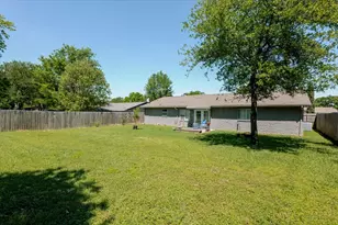 711 Shelmar Dr, Euless, TX 76039 - Photo 17
