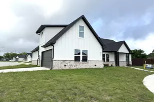 201 Bluff Ct, Godley, TX 76044 - Photo 1