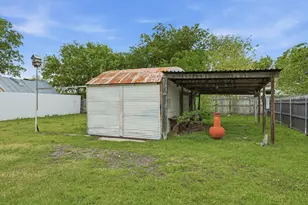 204 E Bailey St, Ponder, TX 76259 - Photo 17
