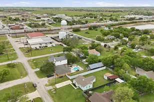 204 E Bailey St, Ponder, TX 76259 - Photo 25