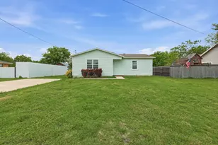 204 E Bailey St, Ponder, TX 76259 - Photo 1
