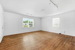 204 E Bailey St, Ponder, TX 76259 - Photo 5