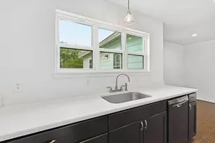 204 E Bailey St, Ponder, TX 76259 - Photo 7