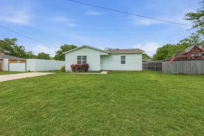204 E Bailey Street, Ponder, TX 76259 - Photo 5