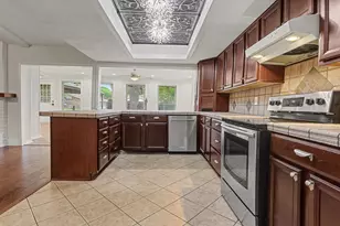 5926 Rosehill Rd, Garland, TX 75043 - Photo 7