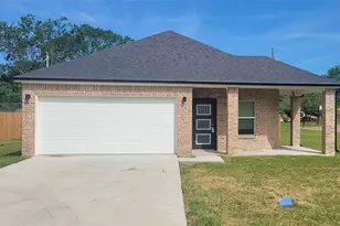817 E Jefferson St, Sulphur Springs, TX 75482 - Photo 1