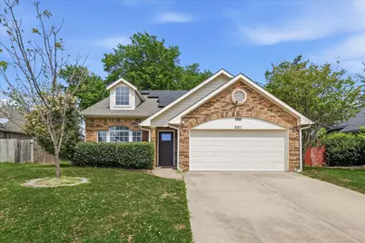 2211 Cromwell Drive, Arlington, TX 76018 - Photo 1