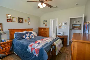 817 Wandering Ct, Granbury, TX 76049 - Photo 21