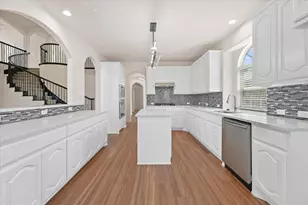 2824 Pino, Grand Prairie, TX 75054 - Photo 5