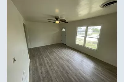 514 S Avenue C, Olney, TX 76374 - Photo 7