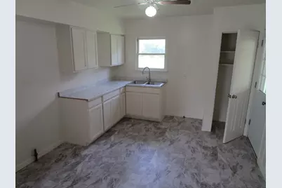 514 S Avenue C, Olney, TX 76374 - Photo 11