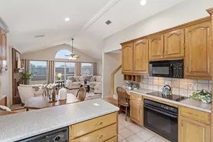 806 Red Oak Dr, Lewisville, TX 75067 - Photo 11
