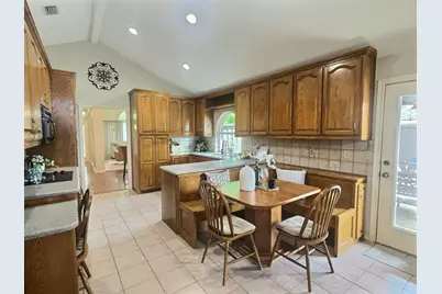 806 Red Oak Drive, Lewisville, TX 75067 - Photo 11