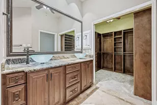 8605 Wellington Point Dr, Irving, TX 75063 - Photo 17