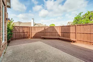 8605 Wellington Point Dr, Irving, TX 75063 - Photo 23