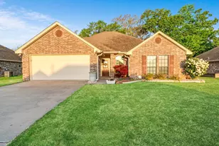 90 44th St SW, Paris, TX 75460 - Photo 1