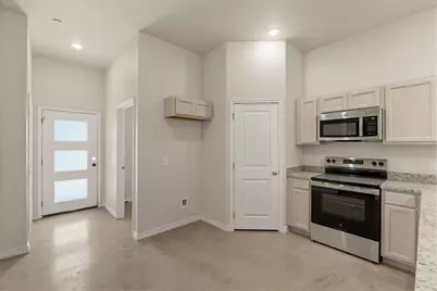 406 W Avenue C #C, Copperas Cove, TX 76522 - Photo 5