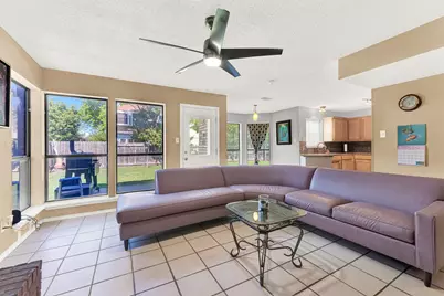 2828 Linden Lane, Grand Prairie, TX 75052 - Photo 5