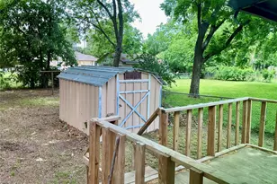 1109 N Howeth St, Gainesville, TX 76240 - Photo 11