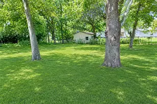 1109 N Howeth St, Gainesville, TX 76240 - Photo 11