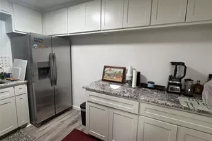 1109 N Howeth St, Gainesville, TX 76240 - Photo 3