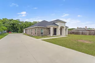 11101 Leeper Dr, Balch Springs, TX 75180 - Photo 3