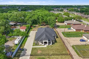 11101 Leeper Dr, Balch Springs, TX 75180 - Photo 33