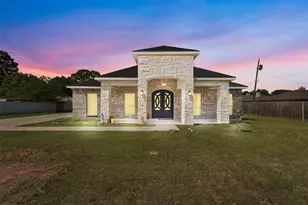 11101 Leeper Dr, Balch Springs, TX 75180 - Photo 1