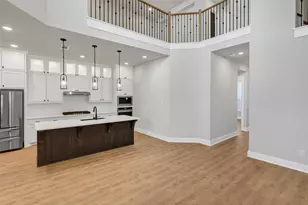 2153 Sandlin Dr, Fort Worth, TX 76308 - Photo 3