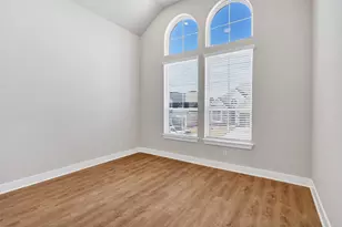 2153 Sandlin Dr, Fort Worth, TX 76308 - Photo 9