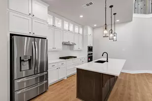 2153 Sandlin Dr, Fort Worth, TX 76308 - Photo 7