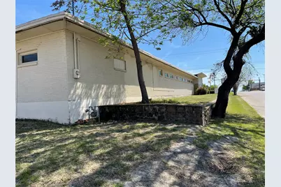 1306 13th Street, Bridgeport, TX 76426 - Photo 3