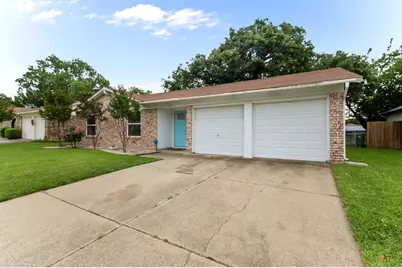 1041 Barber Street, Hurst, TX 76053 - Photo 3