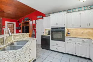 224 Autumn Wood Trail, Gun Barrel City, TX 75156 - Photo 9