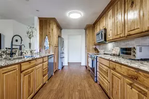 1406 Jackson St, Bowie, TX 76230 - Photo 15