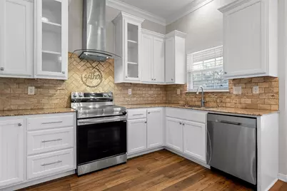 8224 Forest Ridge Drive, Woodway, TX 76712 - Photo 11