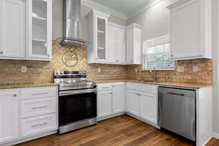 8224 Forest Ridge Dr, Woodway, TX 76712 - Photo 11