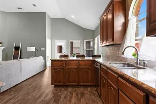 5321 Thornbush Dr, Fort Worth, TX 76179 - Photo 5