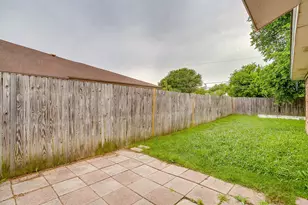 926 Irene St, Burleson, TX 76028 - Photo 17