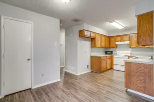 926 Irene St, Burleson, TX 76028 - Photo 7
