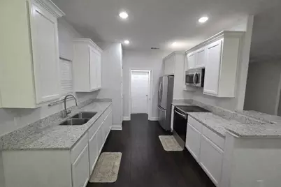 3225 Avenue M, Fort Worth, TX 76105 - Photo 9